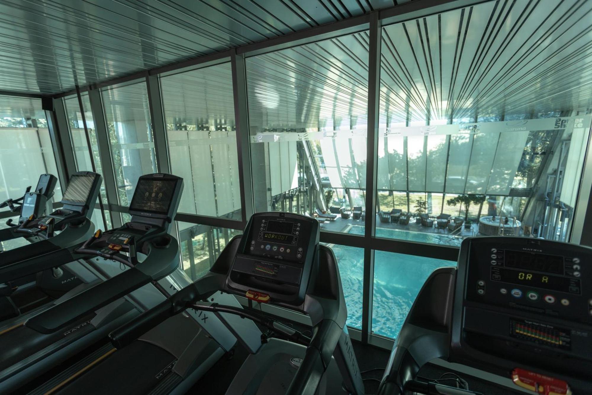 Crowne Plaza By Ihg 4*