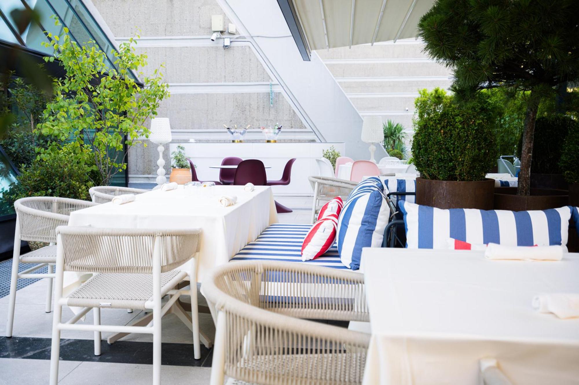 Crowne Plaza By Ihg Hotel 4*